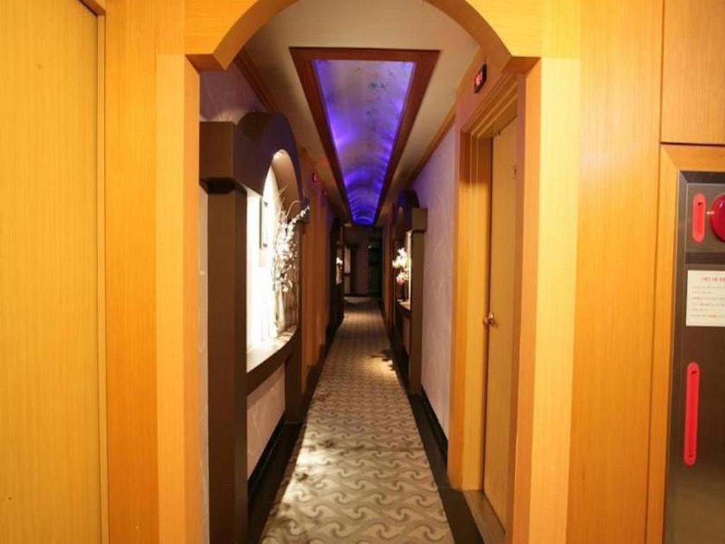 Valentine Hotel Коян Екстер'єр фото
