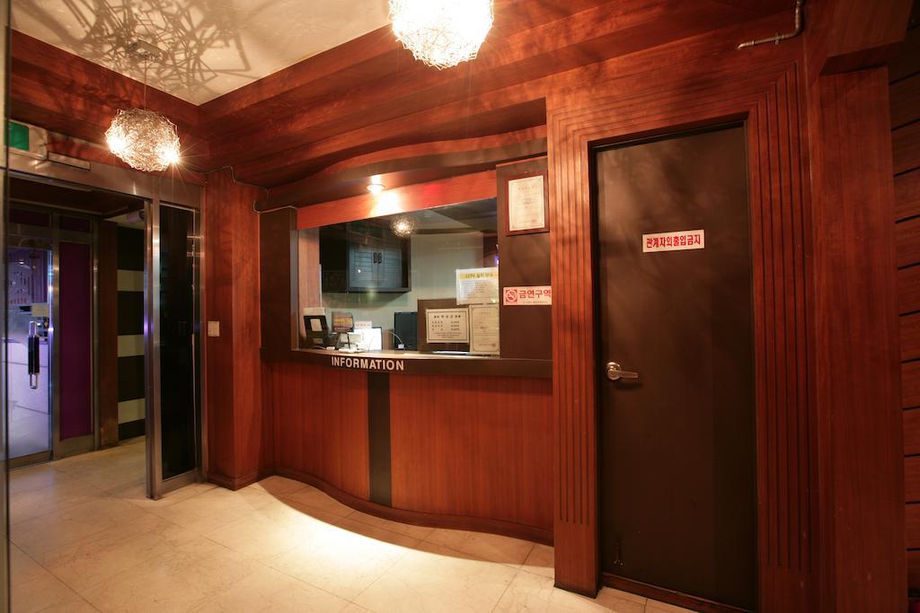 Valentine Hotel Коян Екстер'єр фото